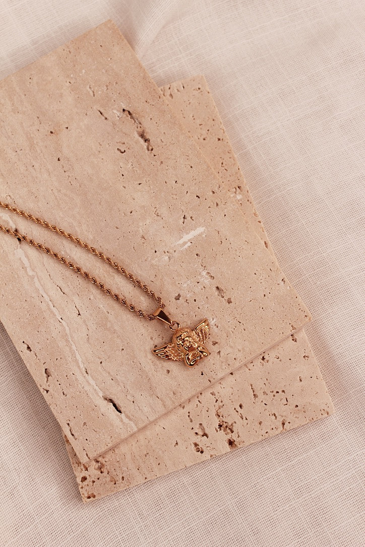 Ariel 18K Gold Waterproof Necklace Detail