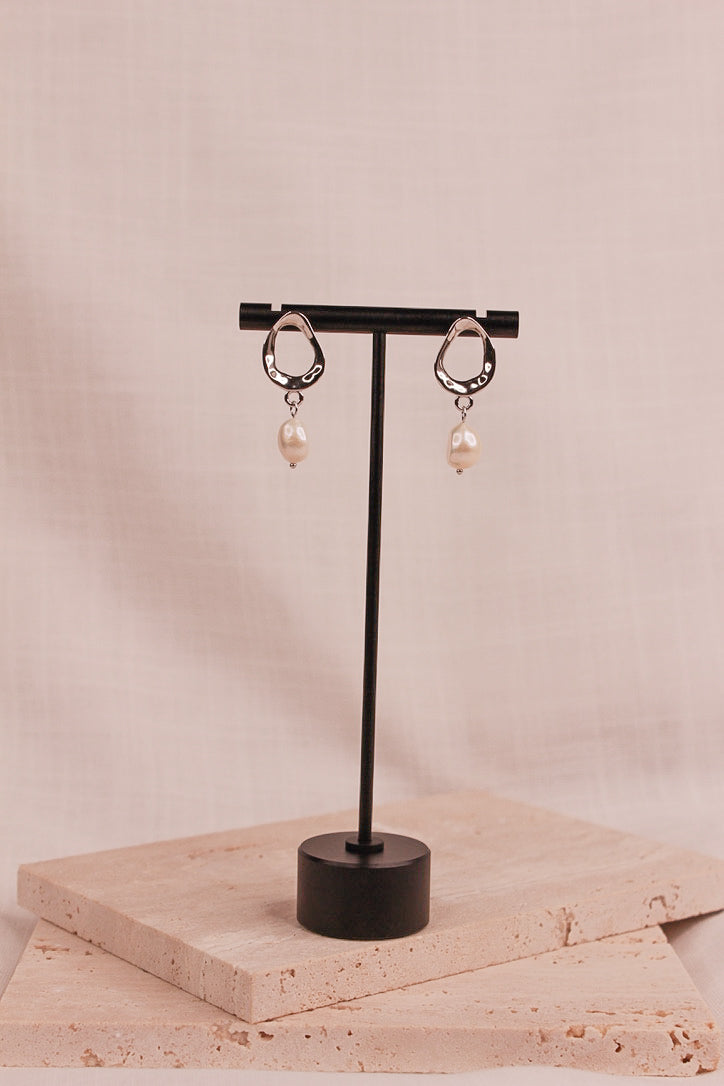 Mila Silver Pearl Earrings