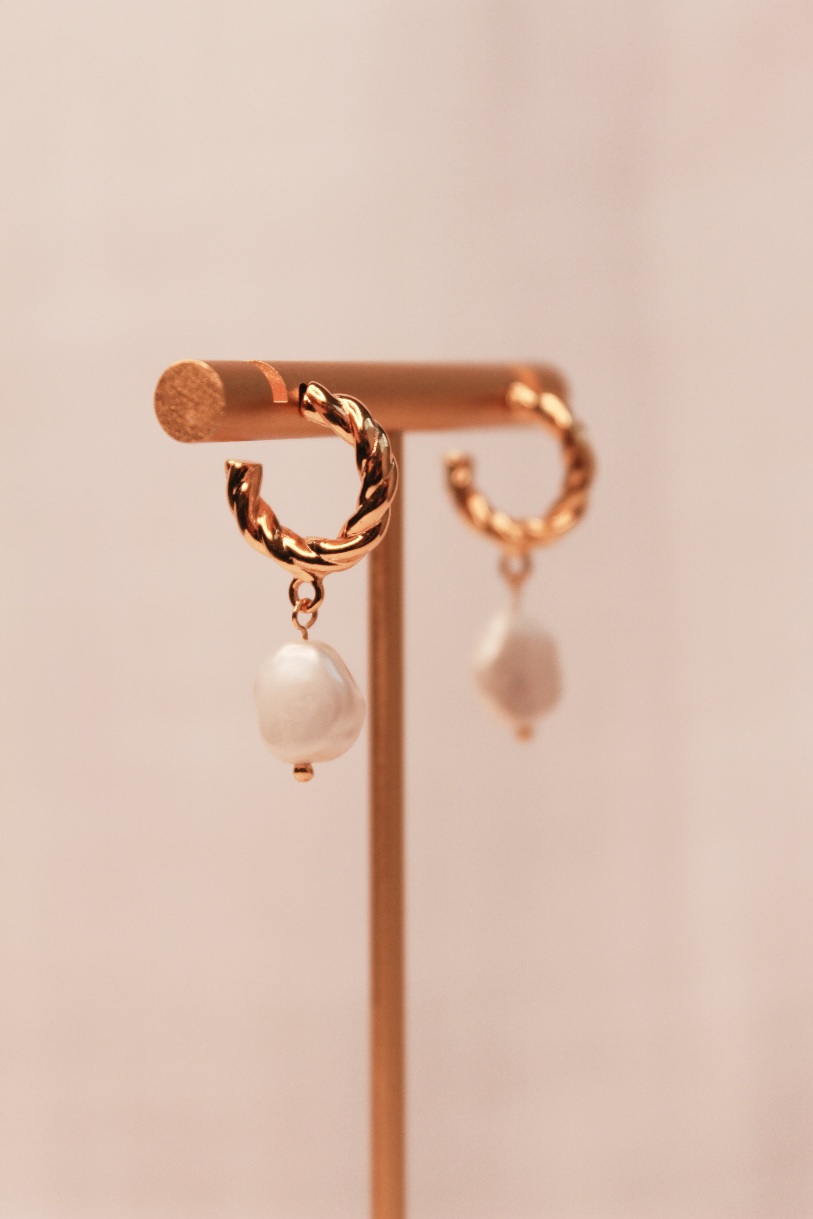 Adrienne 18K Gold Pearl Earrings Detail