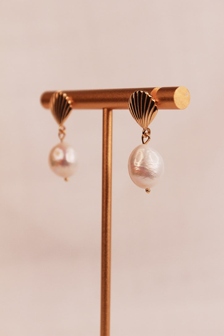 Venus 18K Gold Pearl Earrings