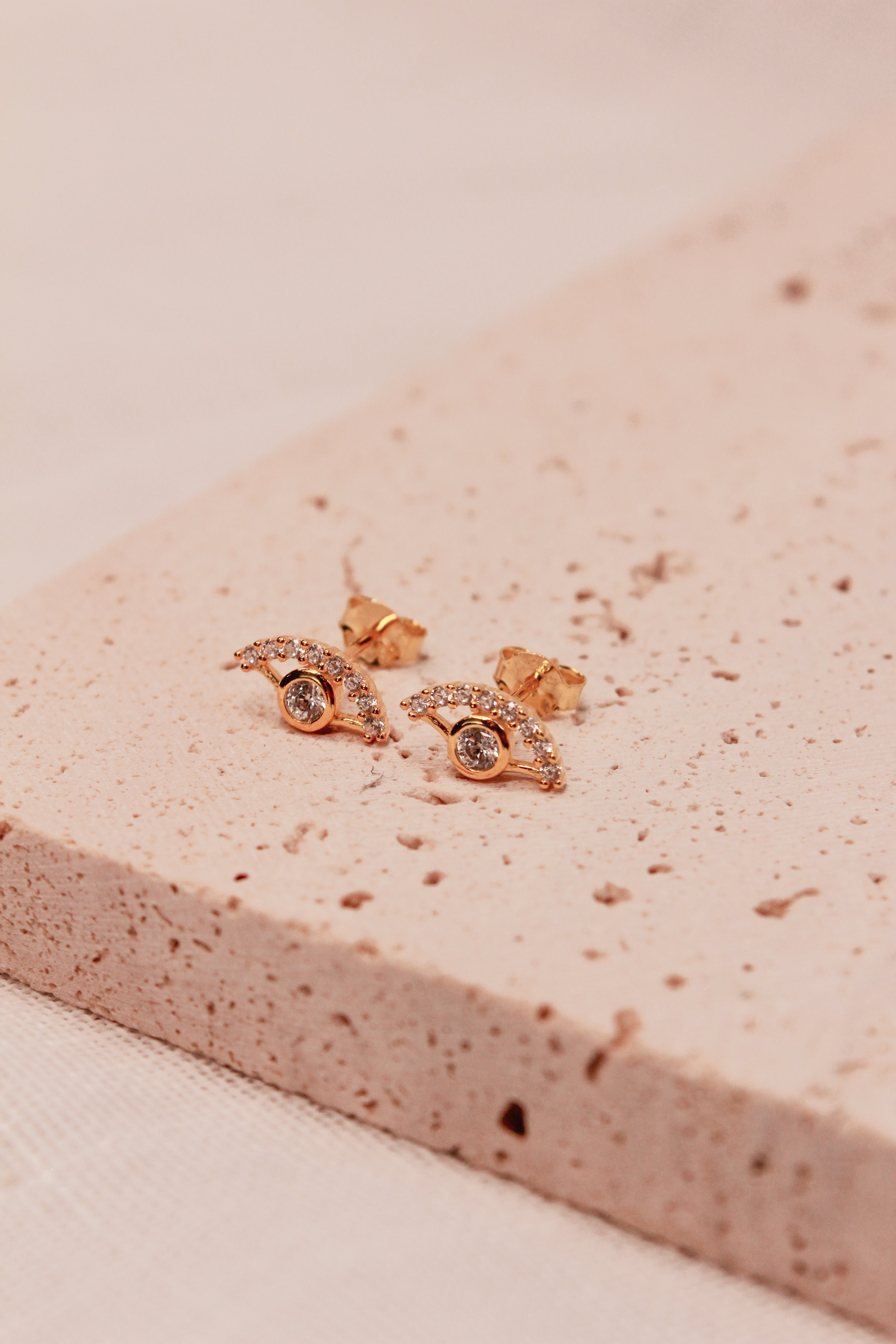 Diamond Eye Gold Stud Earrings